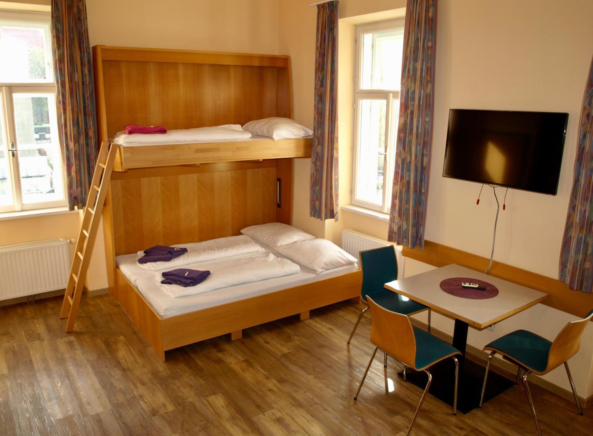 Junges Hotel Tulln Тульн Экстерьер фото